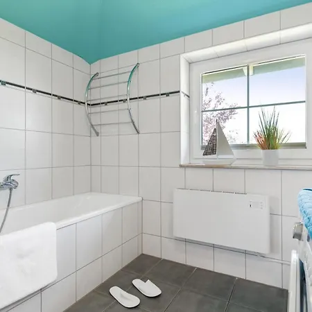 Am Bahndamm _haus Meerblick_ *